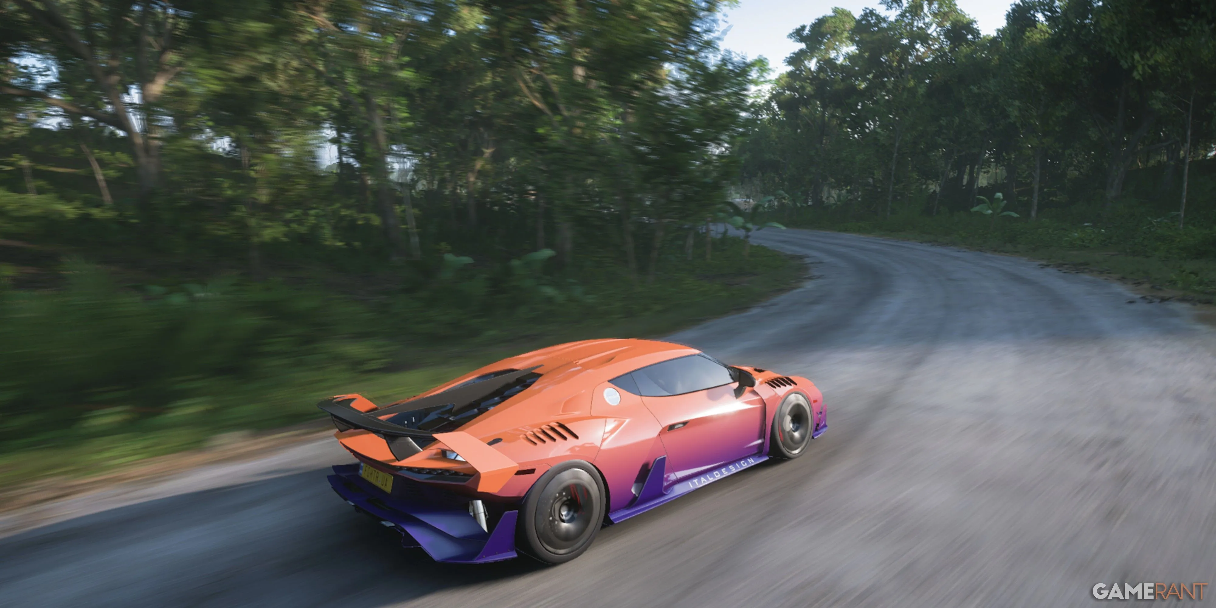 Chiếc xe Italdesign Zerouno đang đua qua cảnh quan nhiệt đới trong Forza Horizon 5.