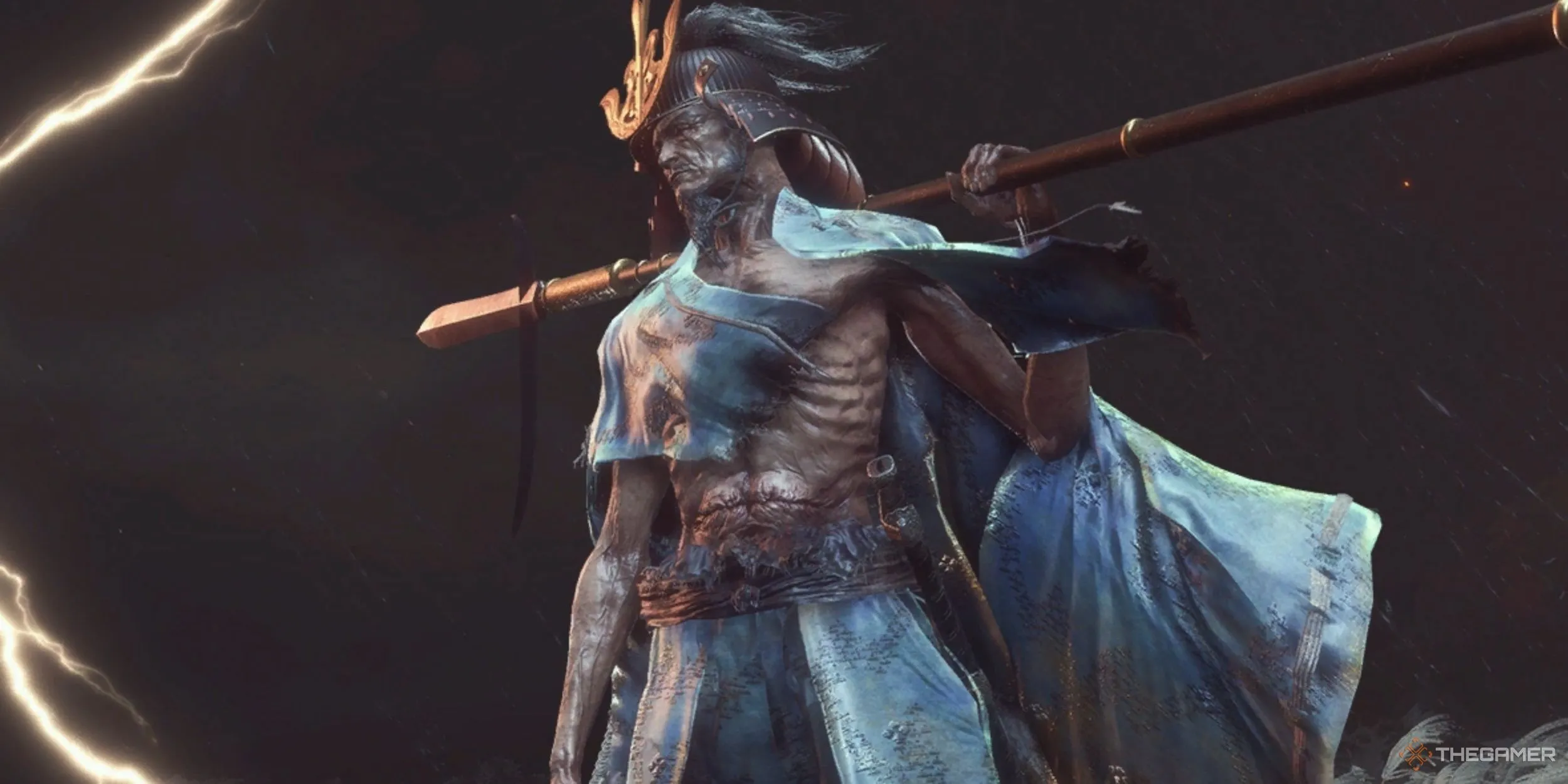 Kiếm Thánh Isshin cầm giáo trong trận đấu cuối cùng ở Sekiro, mục tiêu chinh phục để đạt thành tích game.