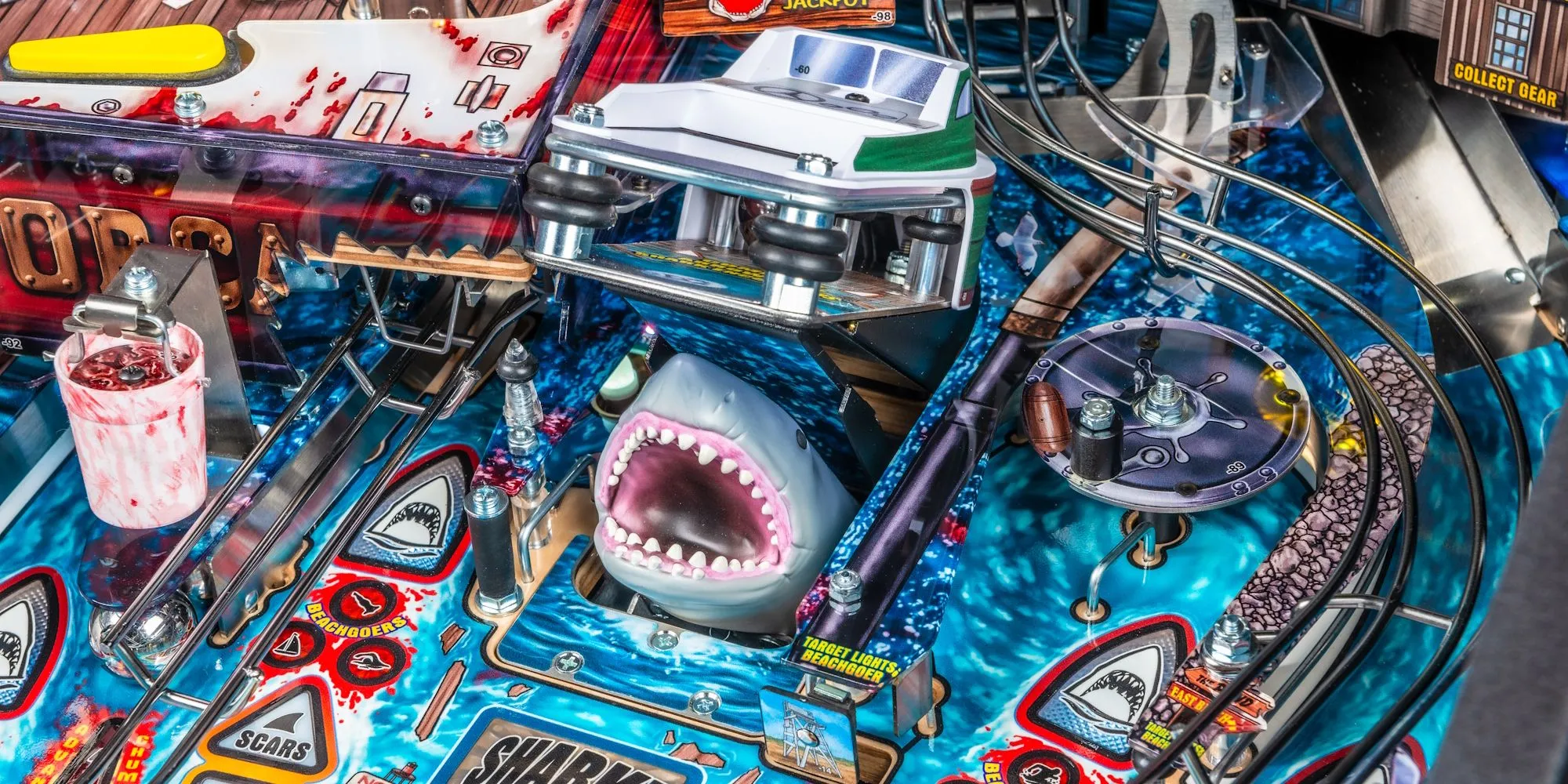 Máy pinball Jaws phiên bản kỷ niệm 50 năm với các tính năng độc đáo