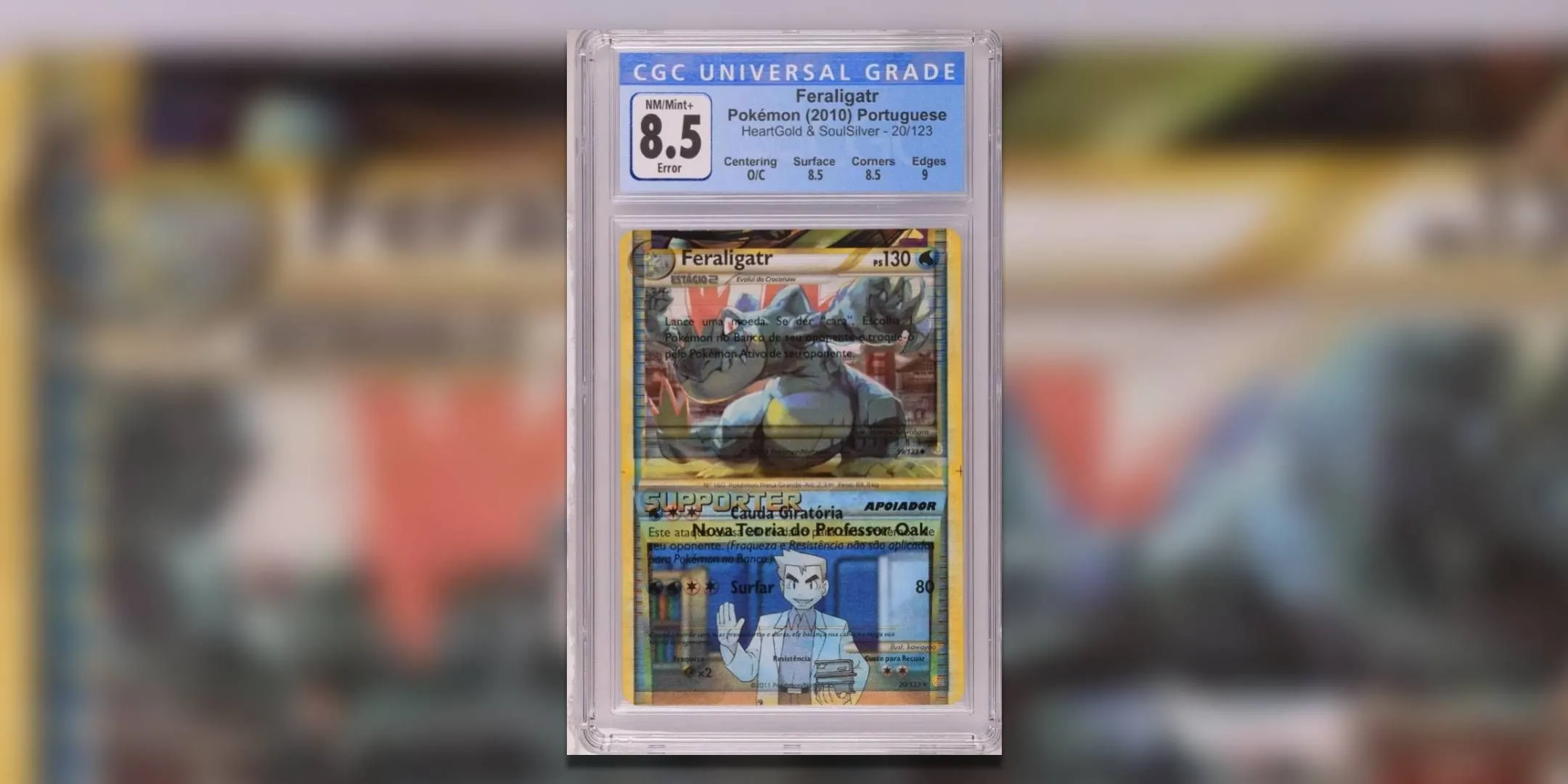 Thẻ bài Pokemon TCG Feraligatr bị in lỗi (double print) đã được chấm điểm (graded) với lớp bảo vệ chắc chắn.