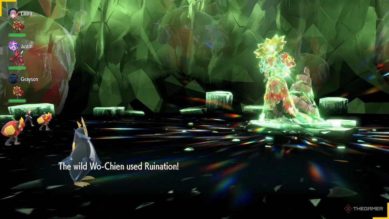 Wo-Chien sử dụng chiêu Ruination lên Empoleon trong trận Tera Raid, thể hiện sức mạnh của Pokemon huyền thoại hệ Cỏ Bóng Tối.