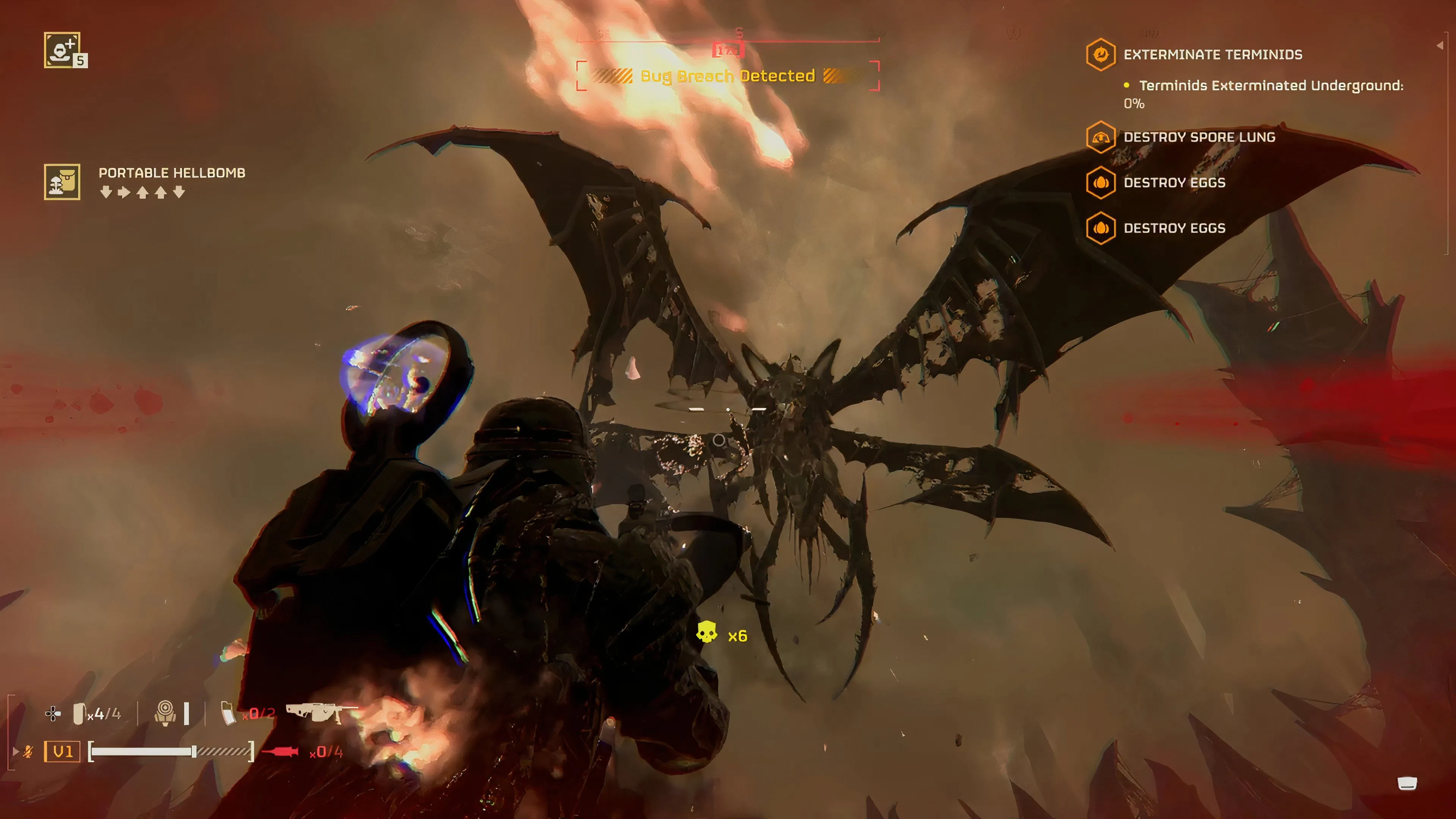 Cánh của Dragonroach Terminid bị xé nát bởi hỏa lực Heavy Machine Gun trong Helldivers 2