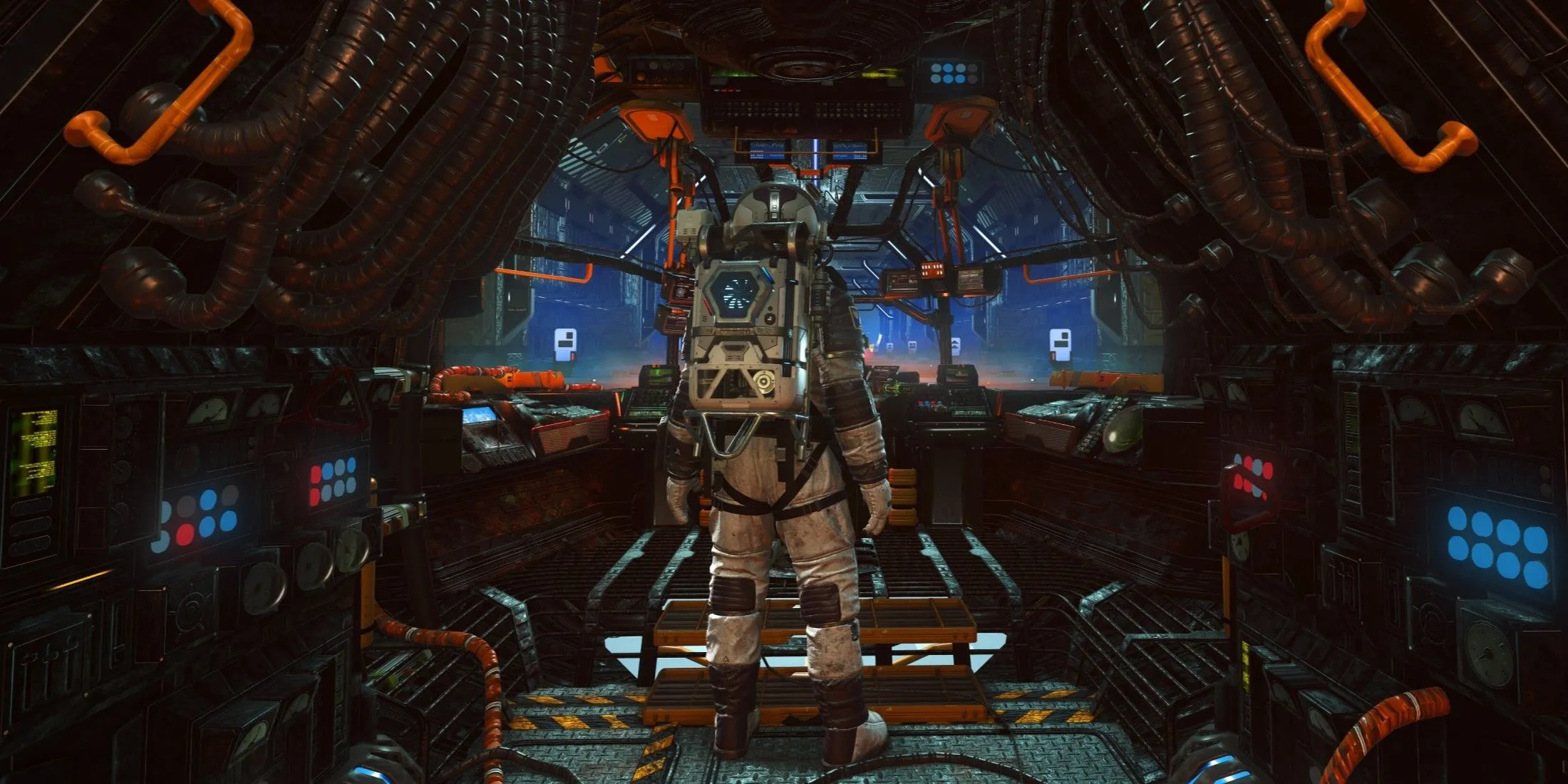 Game thủ No Man's Sky tương tác với bảng điều khiển phi thuyền, thể hiện cơ chế điều khiển và quản lý tàu vũ trụ chi tiết.